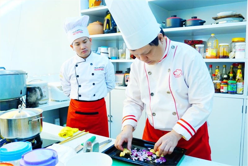 Cảm nghĩ của anh Công - học Bí quyết nấu Phở, Sốt xào