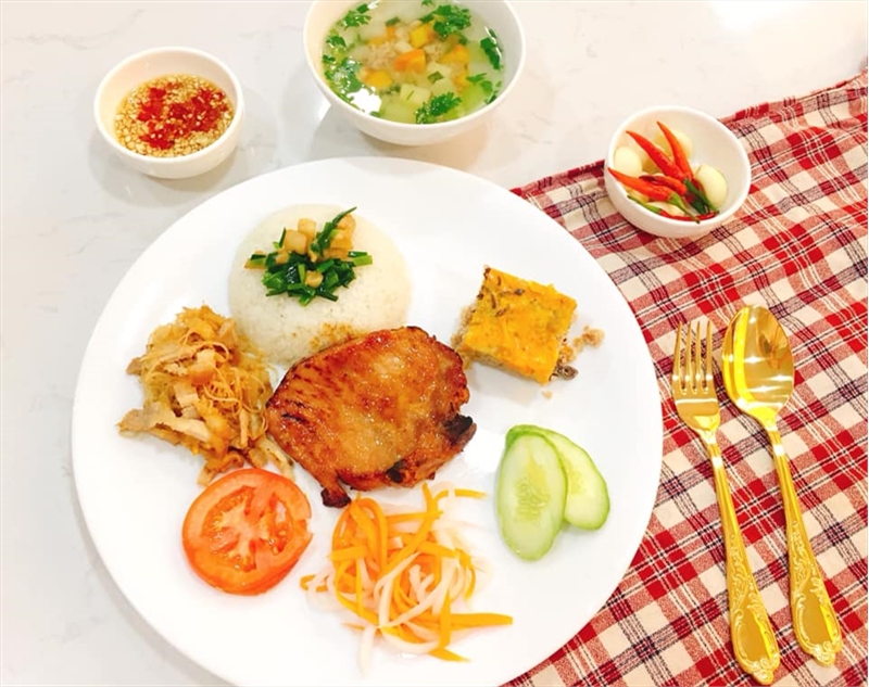 Cảm nghĩ của chị Dung – học Phở gà Đông Tảo, Cơm tấm, Bò kho, Sốt xào
