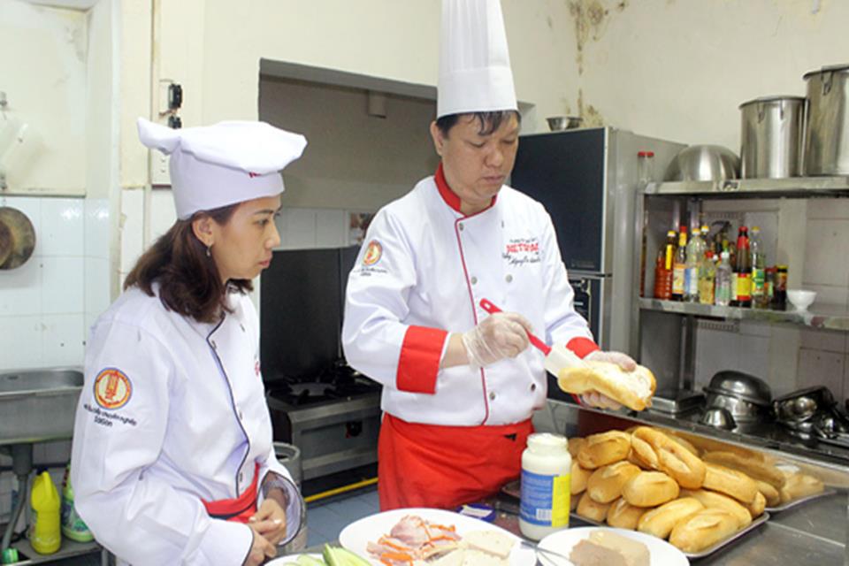 Học bí quyết kinh doanh Bánh mì