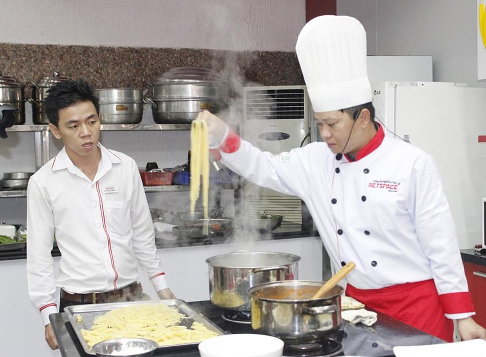 Giao lưu với chuyên gia ẩm thực Phan Bình – Bếp trưởng Bếp Ý