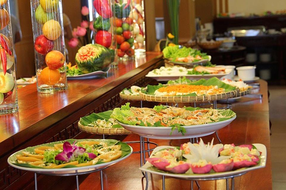 Công Minh lớp Bếp Quốc tế- Bếp trưởng tại Pacific Hotel