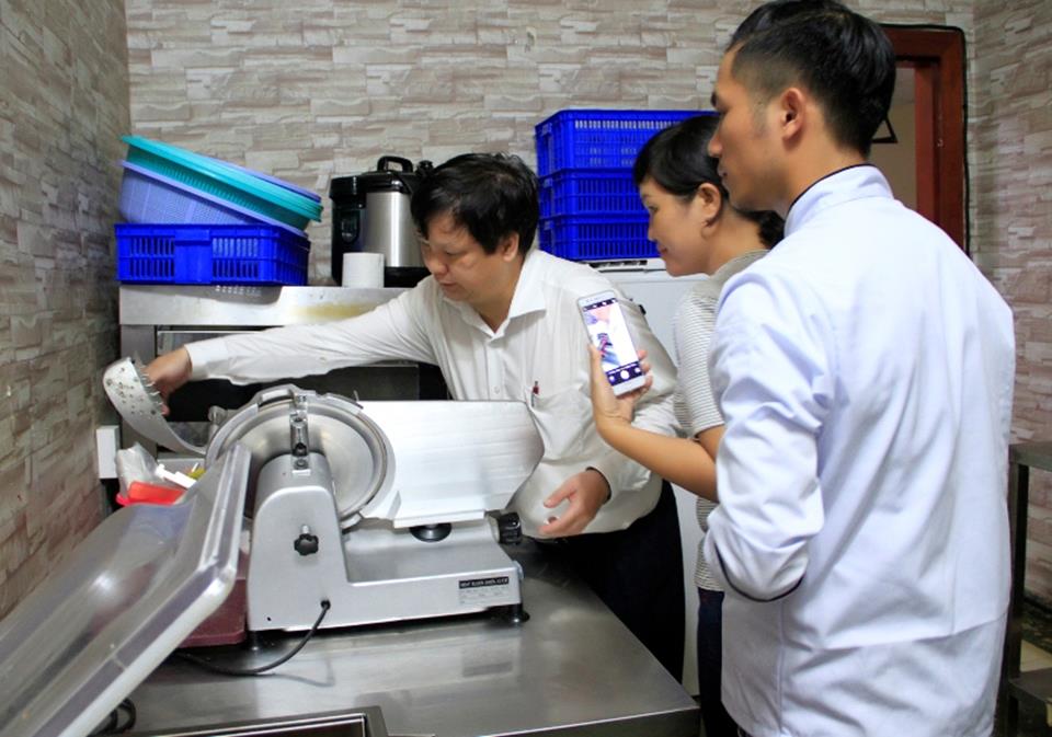 Anh Toàn học bí quyết mở nhà hàng Việt tại Đài Loan
