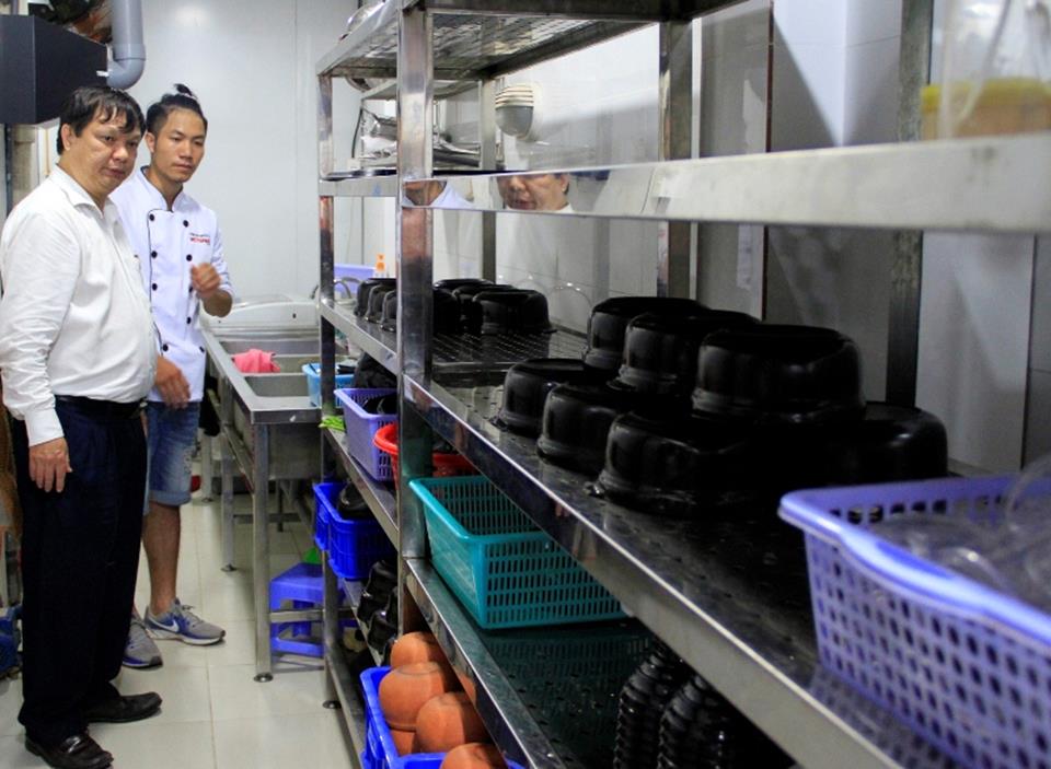 Anh Toàn học bí quyết mở nhà hàng Việt tại Đài Loan