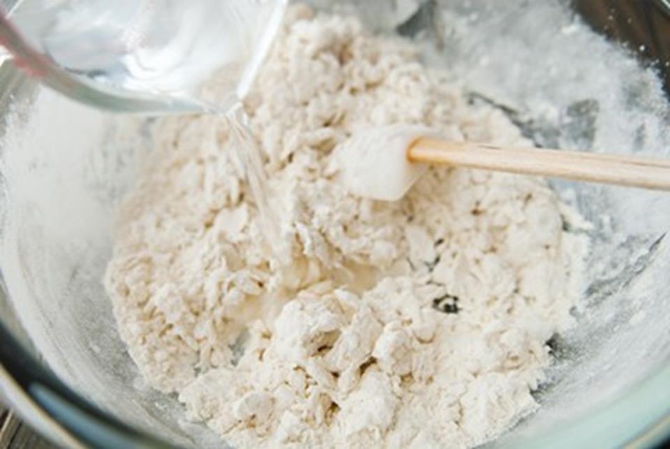 Cách làm bánh hẹ đơn giản mà cực hấp dẫn