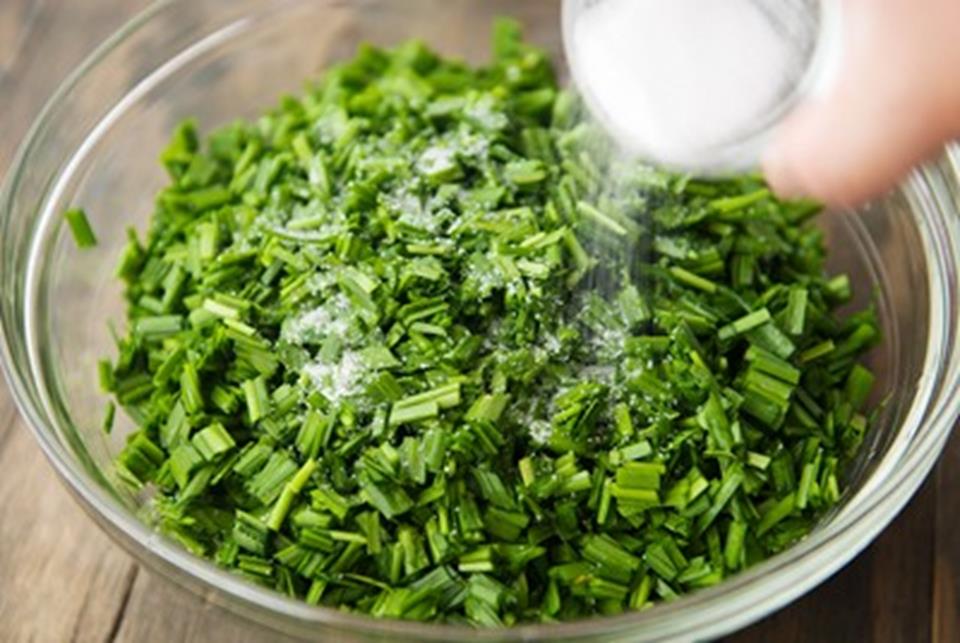 Cách làm bánh hẹ đơn giản mà cực hấp dẫn