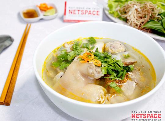 Rửa chân giò
