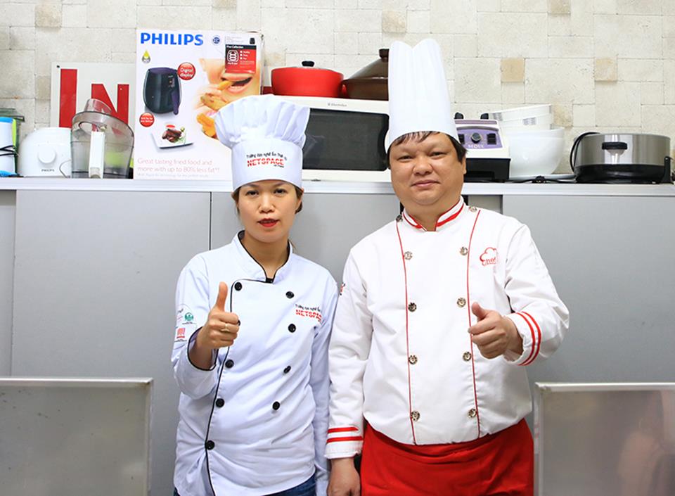 Chị Huệ học Phở bò và sốt bánh mì để kinh doanh tại Sydney