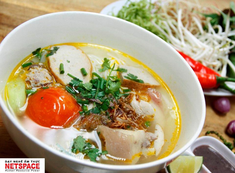 Chị Huyền học bí quyết nấu Bún mọc- dọc mùng để mở quán