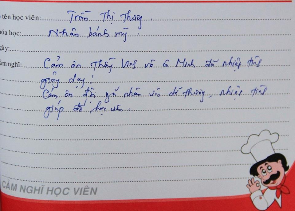 Chị Thương học nhân bánh mì để mở tiệm