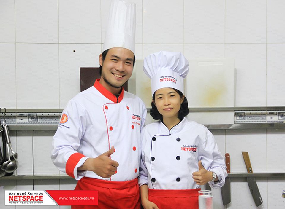 Chị Trâm học lẩu bò để bổ sung vào quán
