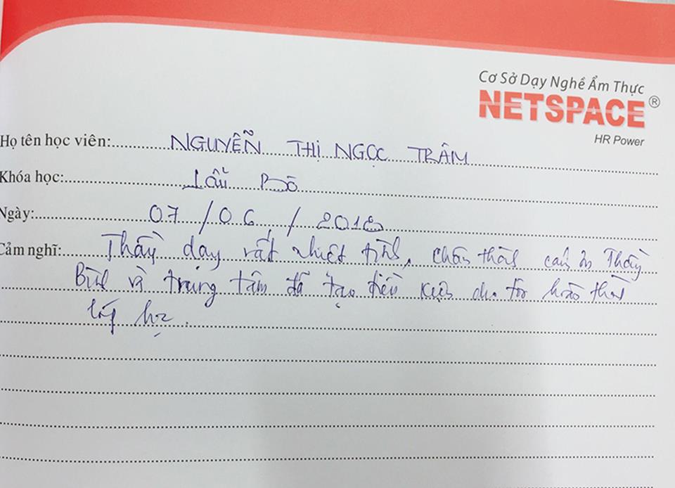 Chị Trâm học lẩu bò để bổ sung vào quán