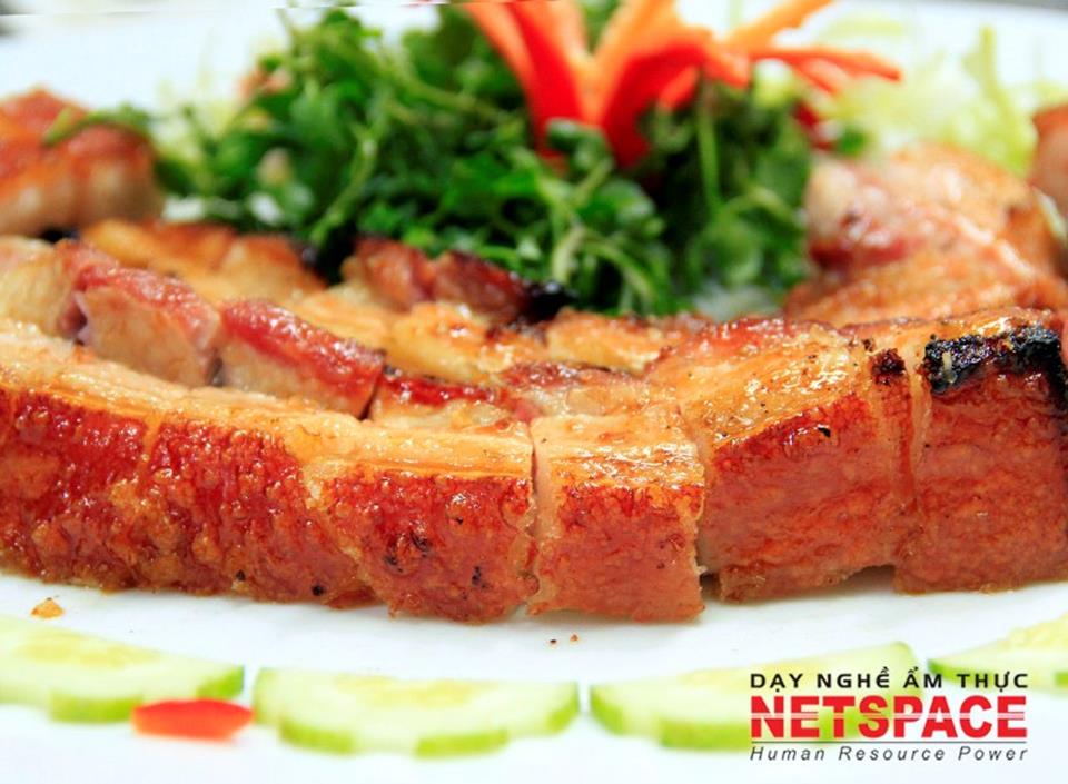 Chú Bình học Bánh bao nhân thịt xá xíu và Heo quay miếng