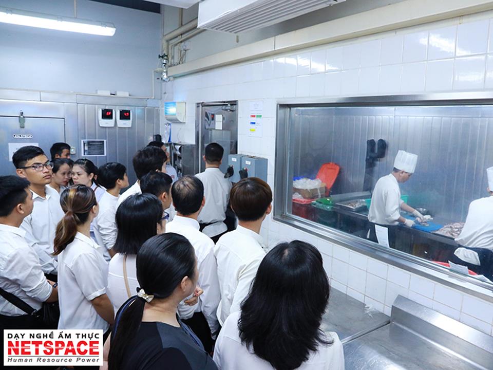 Học viên Netspace trải nghiệm môi trường làm việc tại khách sạn 5 sao New World Sài Gòn