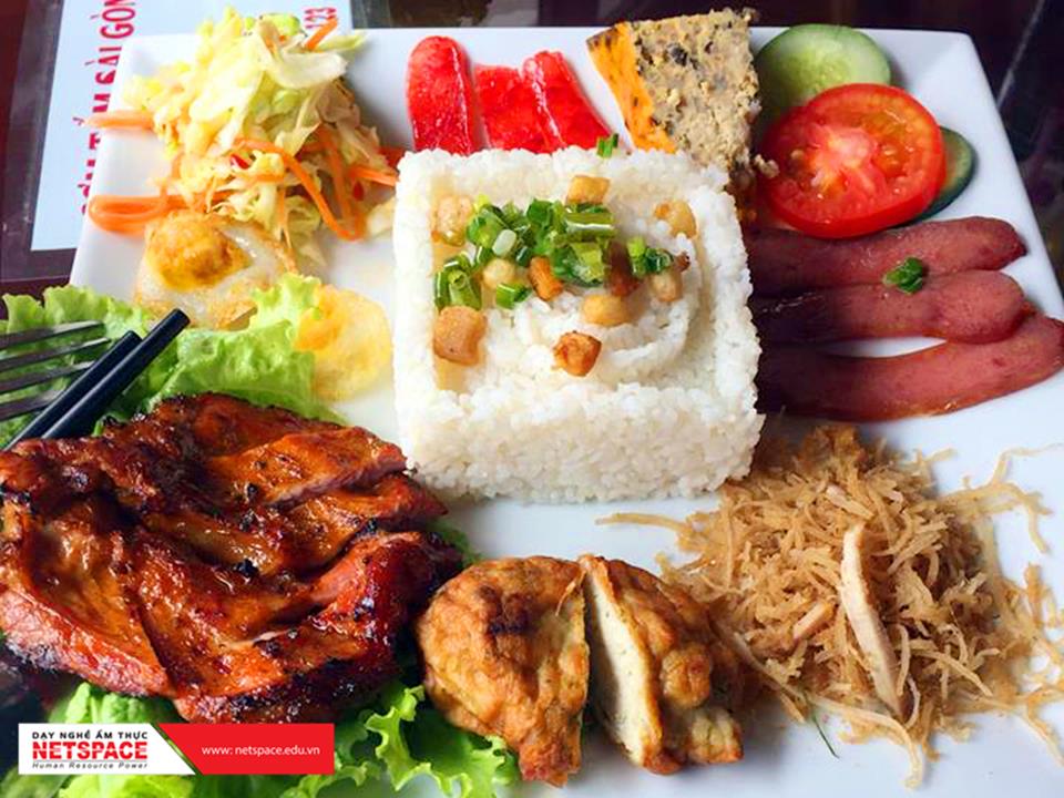 Nhà hàng Cơm Tấm Sài Gòn hút khách tại Vincom Thanh Hóa