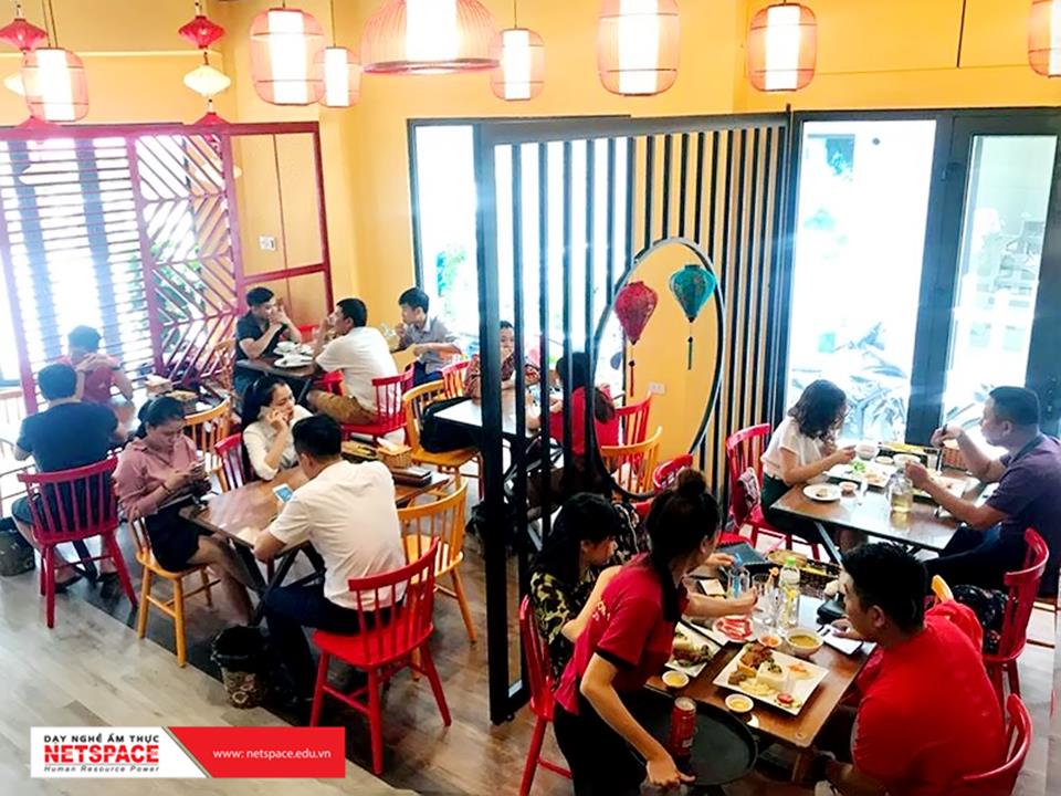 Nhà hàng Cơm Tấm Sài Gòn hút khách tại Vincom Thanh Hóa