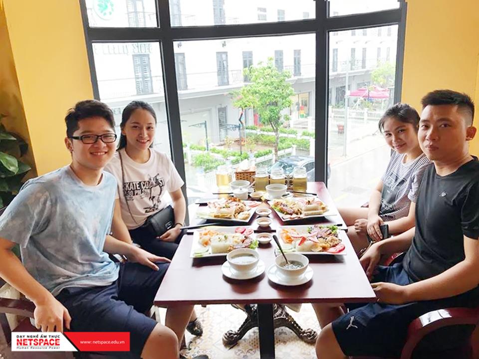 Nhà hàng Cơm Tấm Sài Gòn hút khách tại Vincom Thanh Hóa