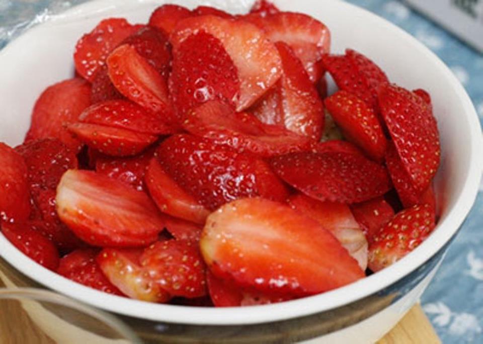 Cách làm Smoothie dâu tây thơm ngon, bổ dưỡng