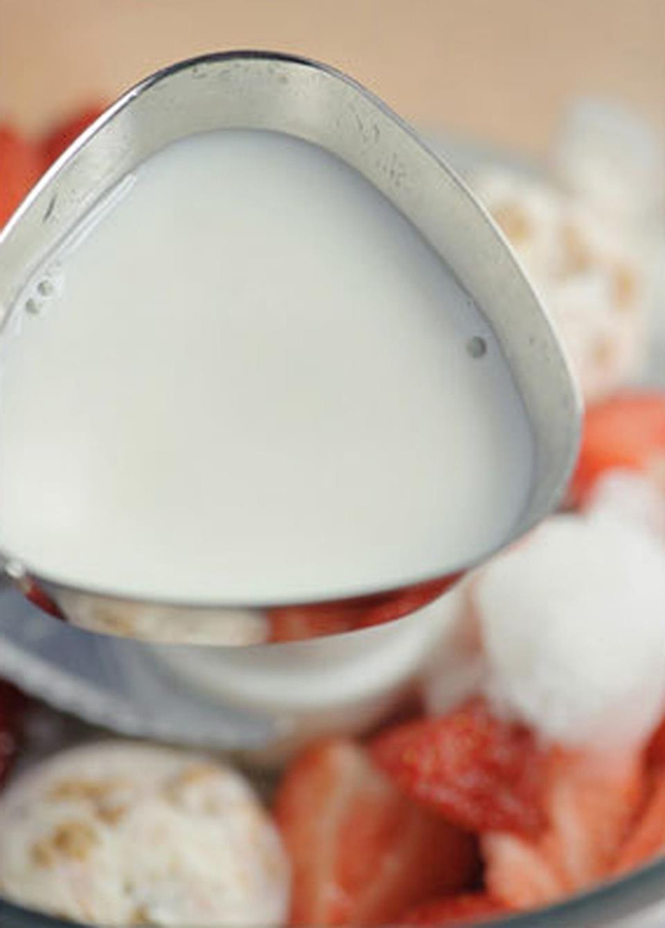 Cách làm Smoothie dâu tây thơm ngon, bổ dưỡng