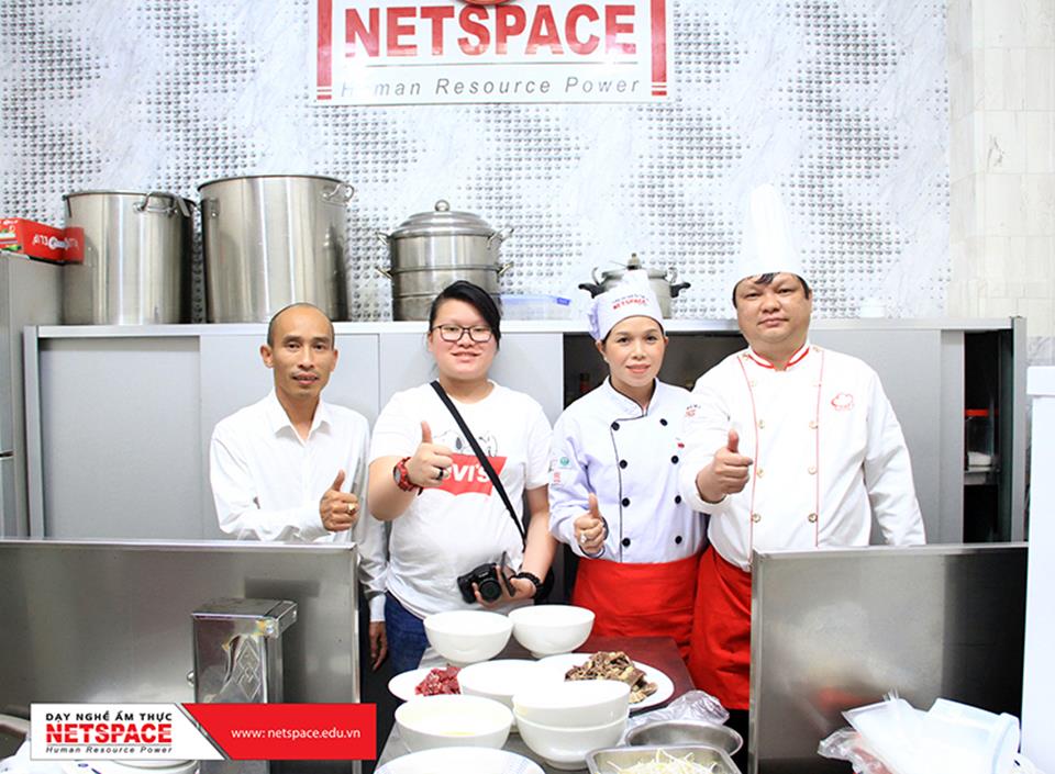 Chị Quy học nấu Phở và Cơm tấm để kinh doanh tại Canada