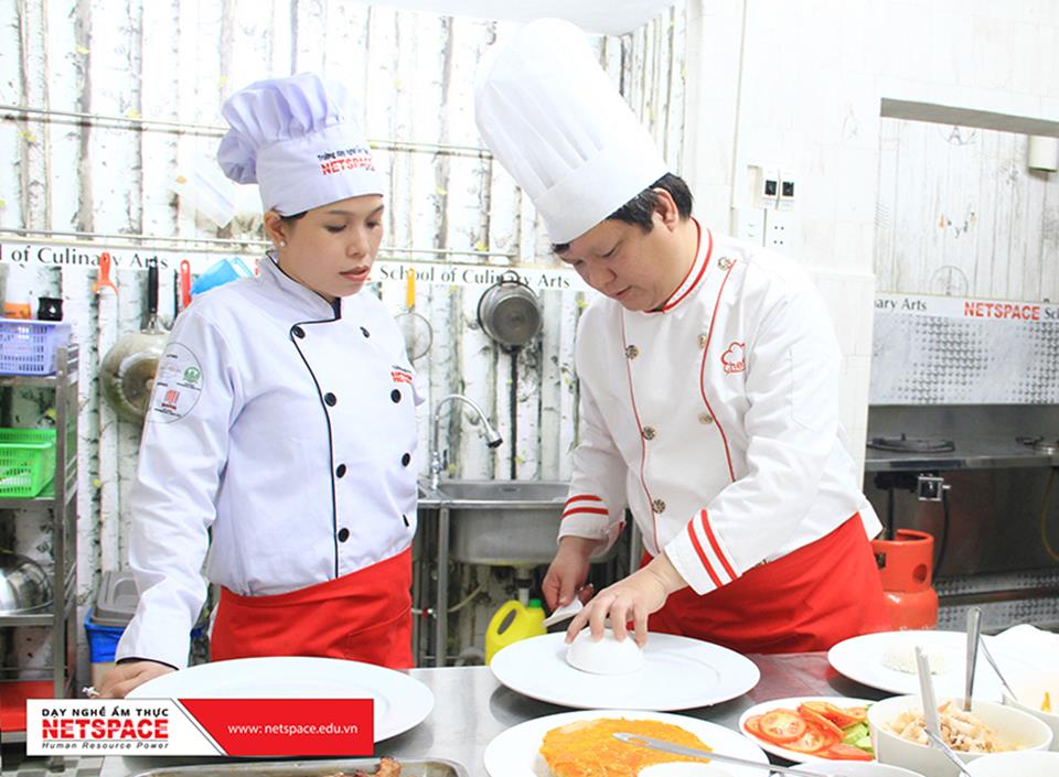 Chị Quy học nấu Phở và Cơm tấm để kinh doanh tại Canada