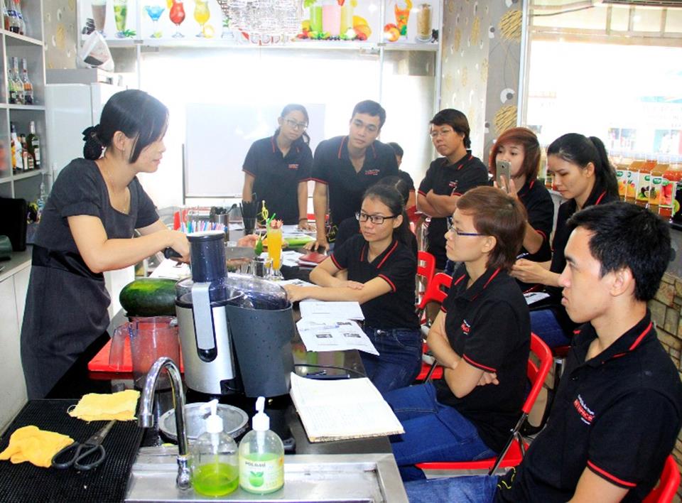 Cô gái 9X Thanh Tuyền từ bỏ Đại học để theo đuổi nghề bánh