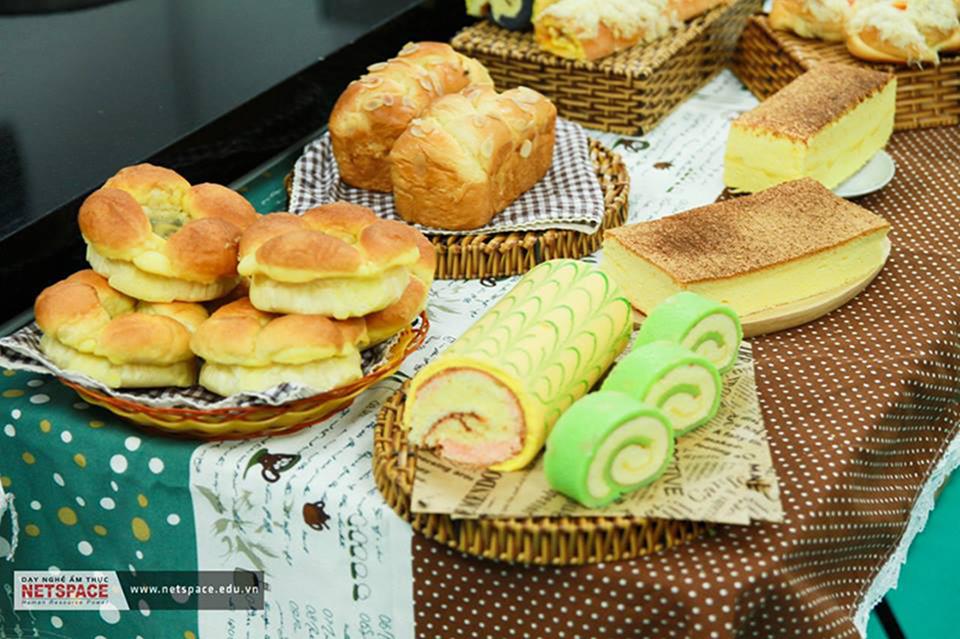 Học viên khám phá quy trình sản xuất bột làm bánh hiện đại tại nhà máy UniFlour