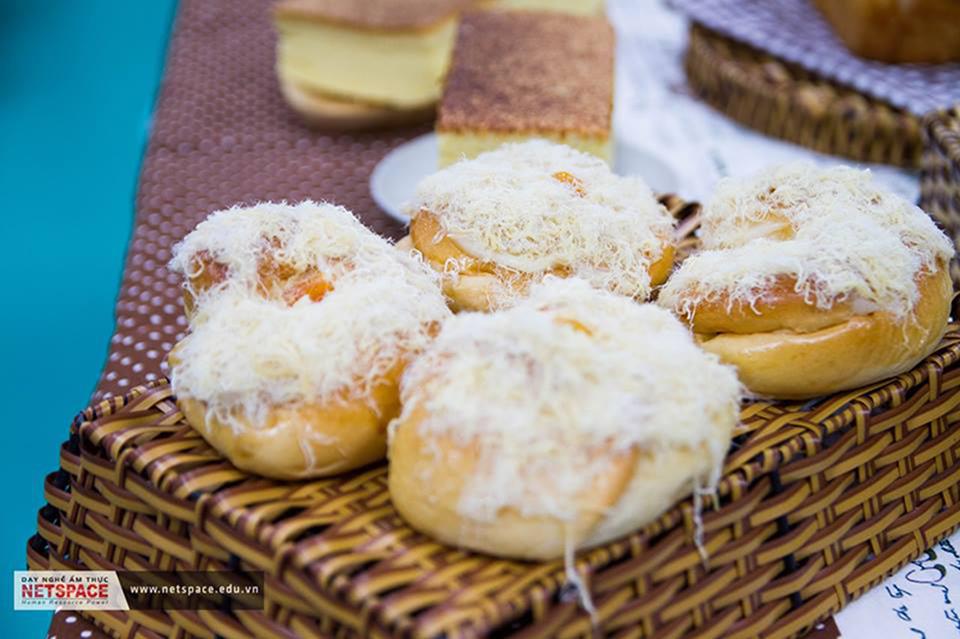 Học viên khám phá quy trình sản xuất bột làm bánh hiện đại tại nhà máy UniFlour