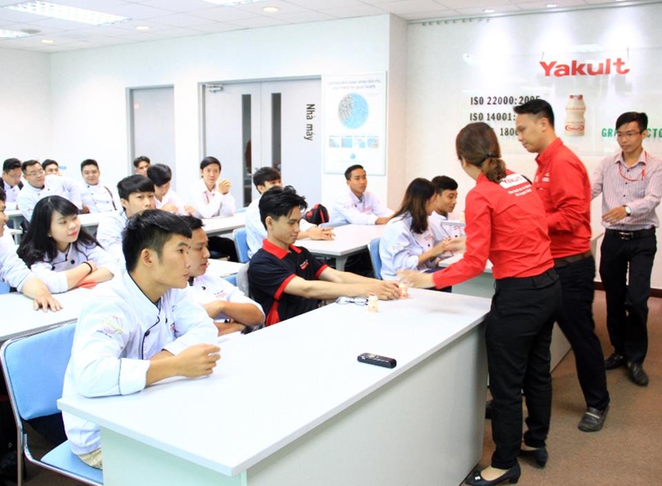 Học viên Netspace tham quan Nhà máy Yakult Việt Nam