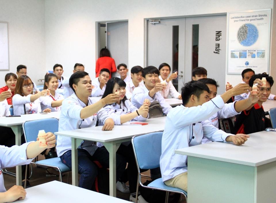 Học viên Netspace tham quan Nhà máy Yakult Việt Nam