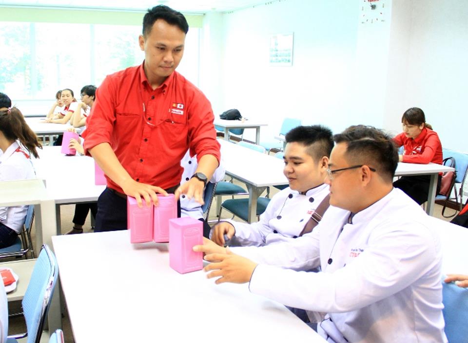 Học viên Netspace tham quan Nhà máy Yakult Việt Nam