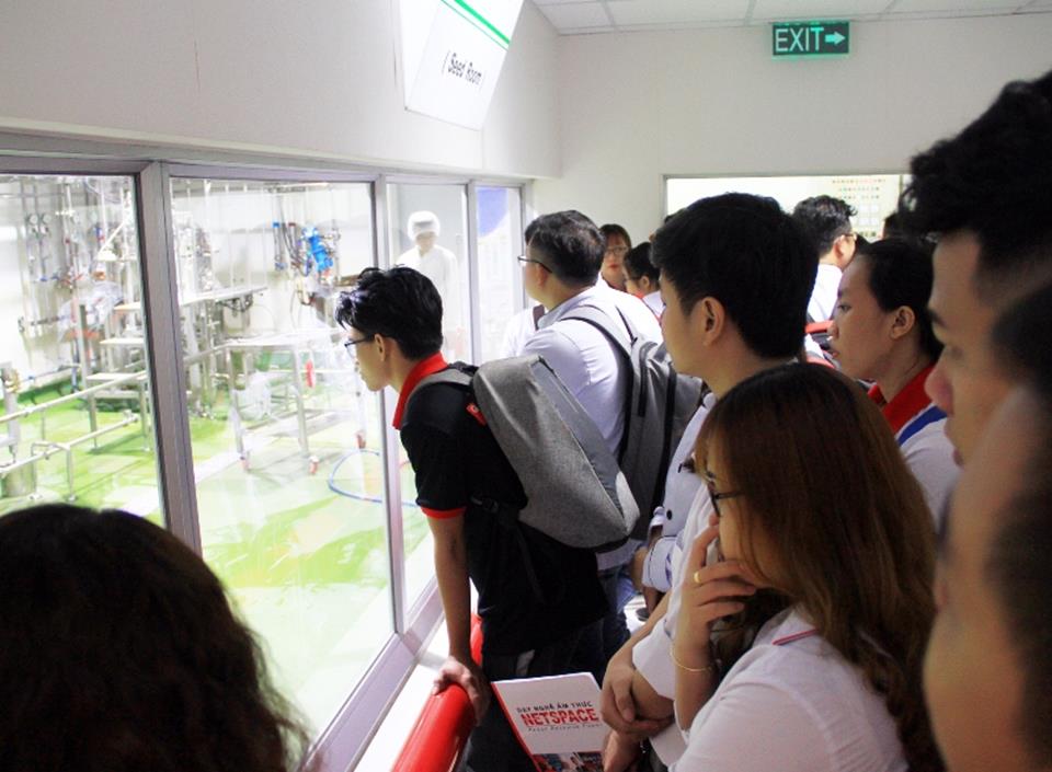 Học viên Netspace tham quan Nhà máy Yakult Việt Nam