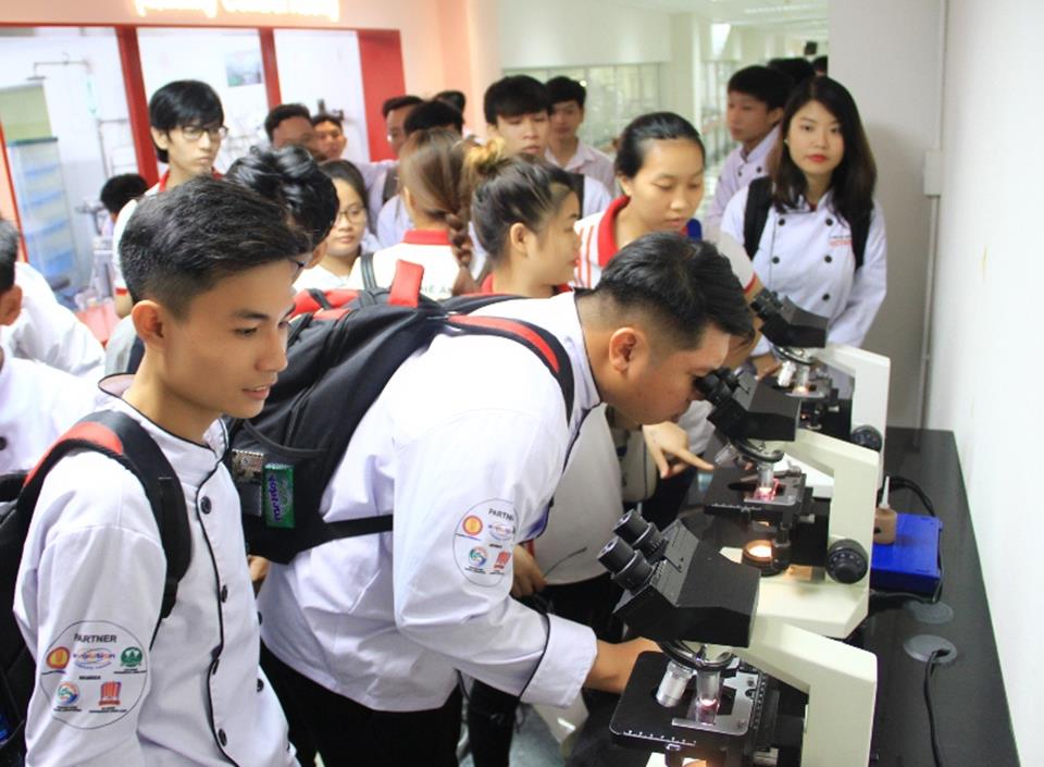 Học viên Netspace tham quan Nhà máy Yakult Việt Nam