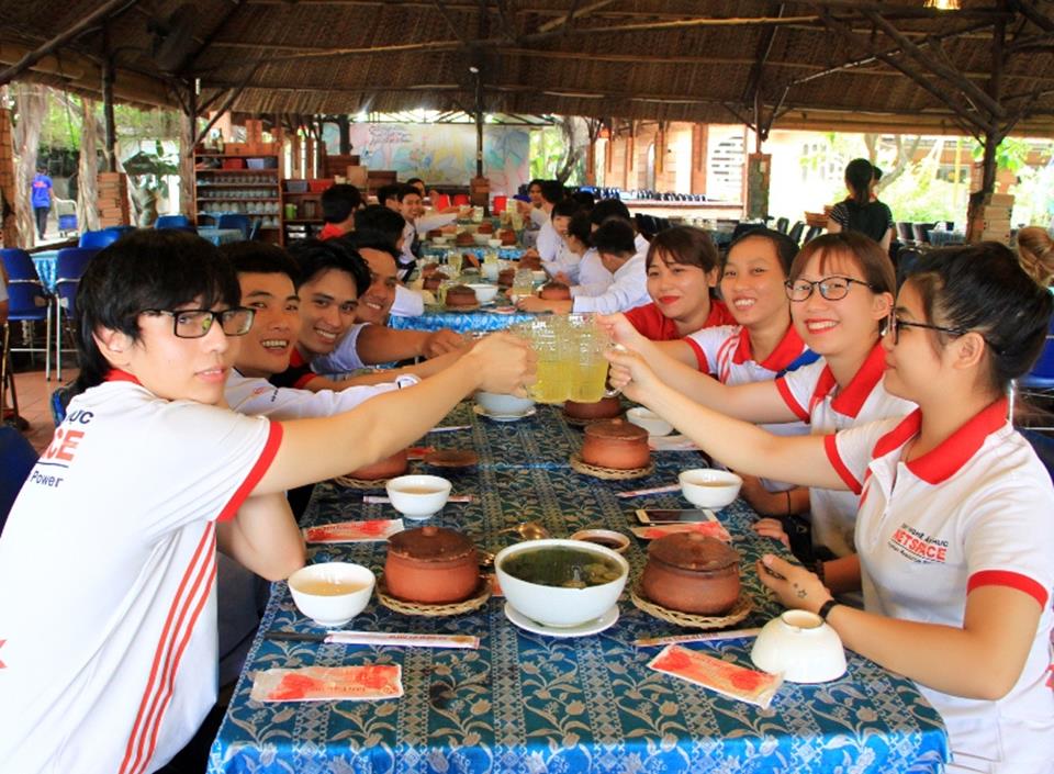 Học viên Netspace tham quan Nhà máy Yakult Việt Nam