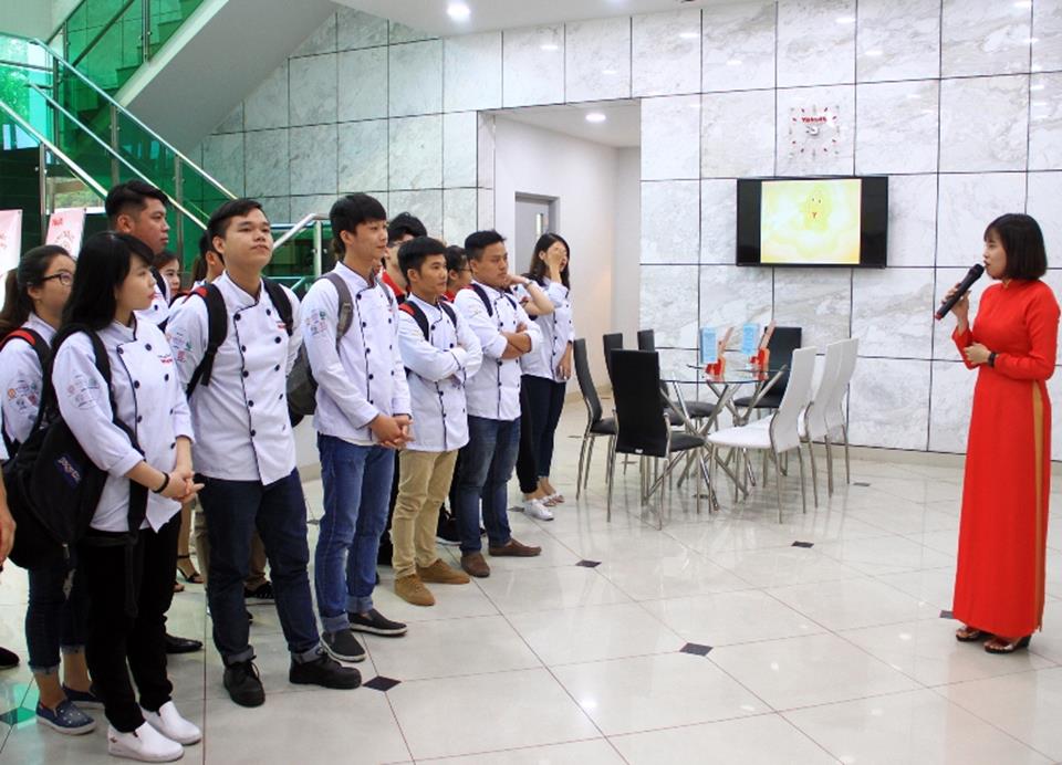 Học viên Netspace tham quan Nhà máy Yakult Việt Nam