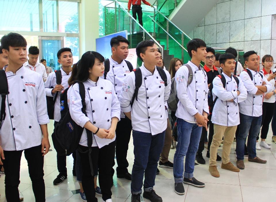 Học viên Netspace tham quan Nhà máy Yakult Việt Nam