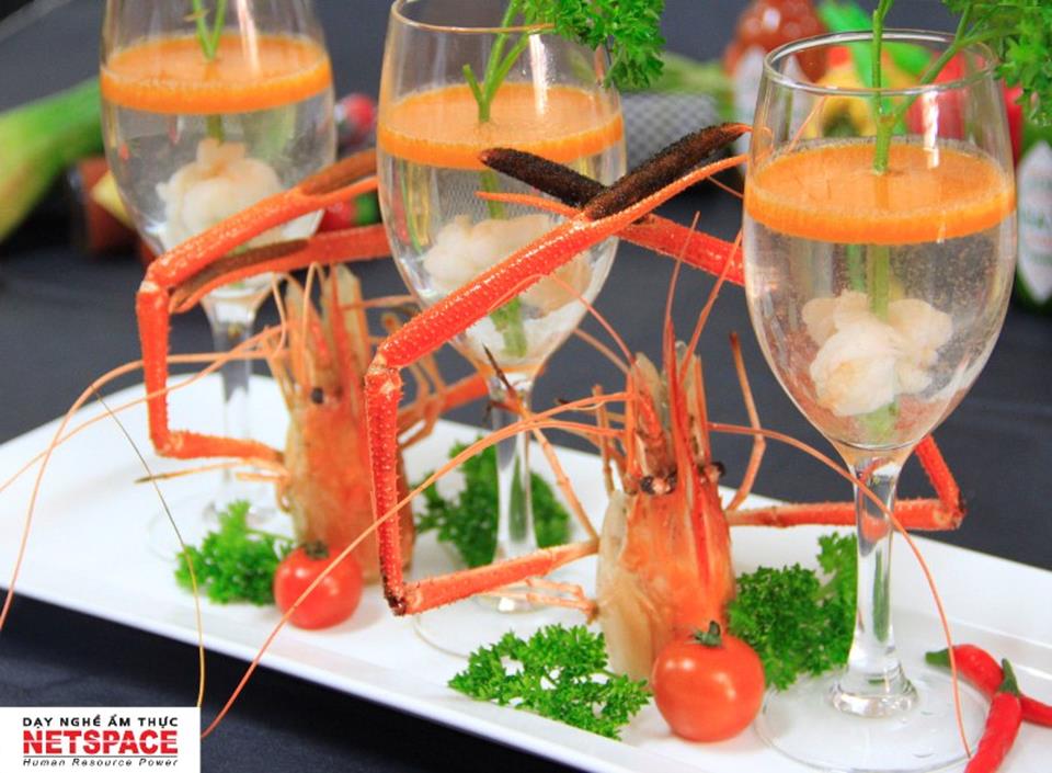 Học viên tranh tài tại Chung kết cuộc thi Sáng tạo ẩm thực cùng Tabasco