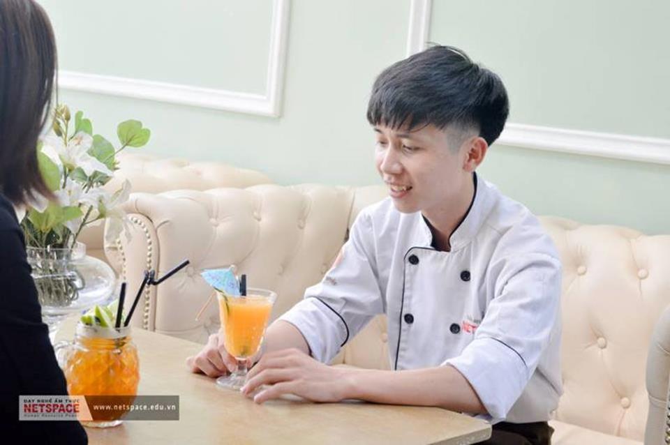 Lê Hoàng Giang - Học viên Bếp Quốc Tế làm việc tại Nhà hàng Pavilion The Garden Cafe