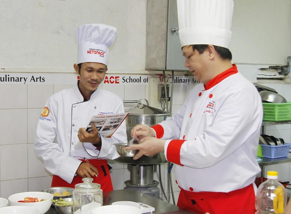 Anh Phạm Văn Chiến (Đồng Nai) - Học bún riêu của 'Phù thủy món nước' thầy Nguyễn Quốc Y