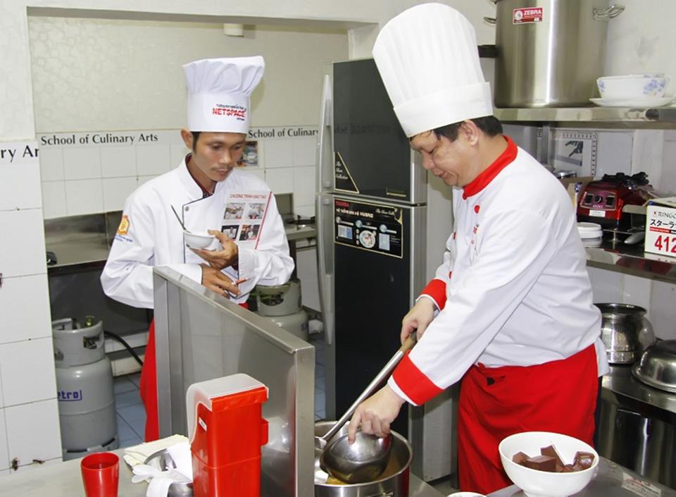 Anh Phạm Văn Chiến (Đồng Nai) - Học bún riêu của 'Phù thủy món nước' thầy Nguyễn Quốc Y