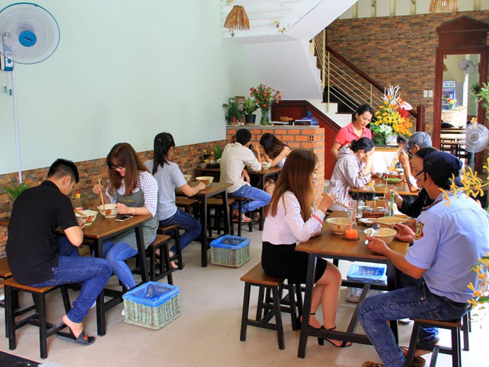 TUYỂN NHÂN VIÊN PHA CHẾ TẠI HỦ TIẾU GỐC SADEK