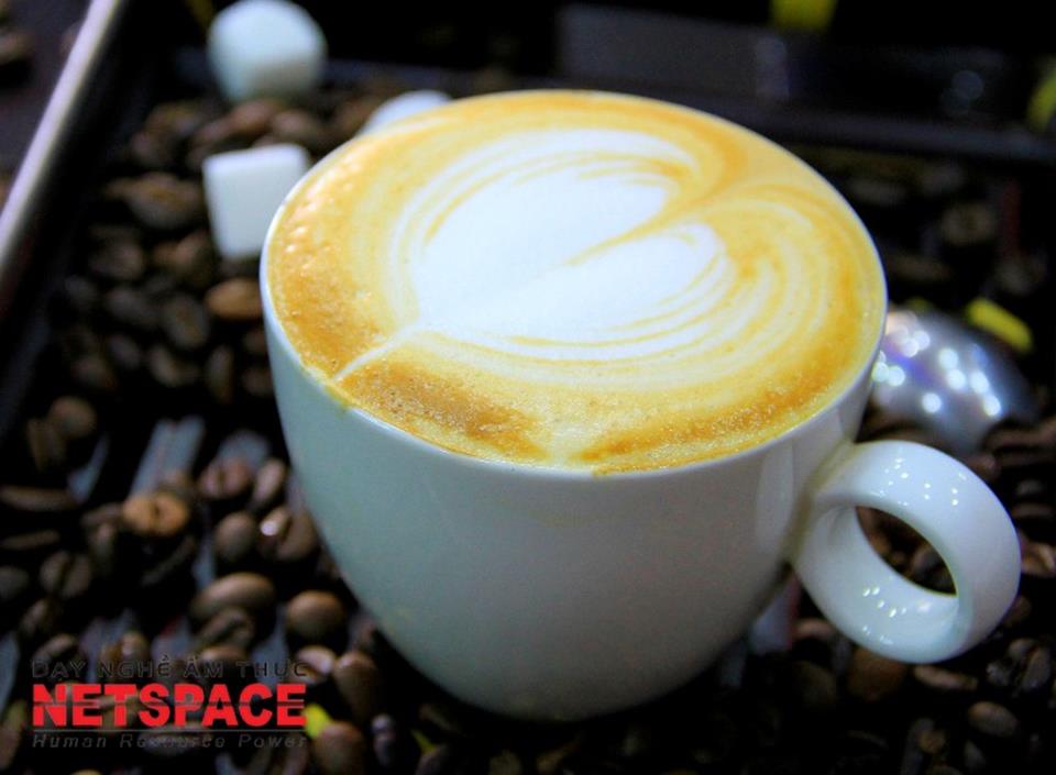 Học viên Huỳnh Kim Bằng trải nghiệm về nghề Pha chế