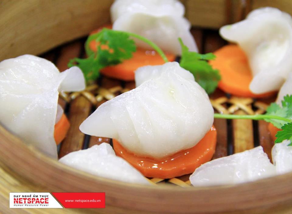 Anh Nhật Anh học Dimsum để bổ sung vào quán trà sữa ở Tiền Giang