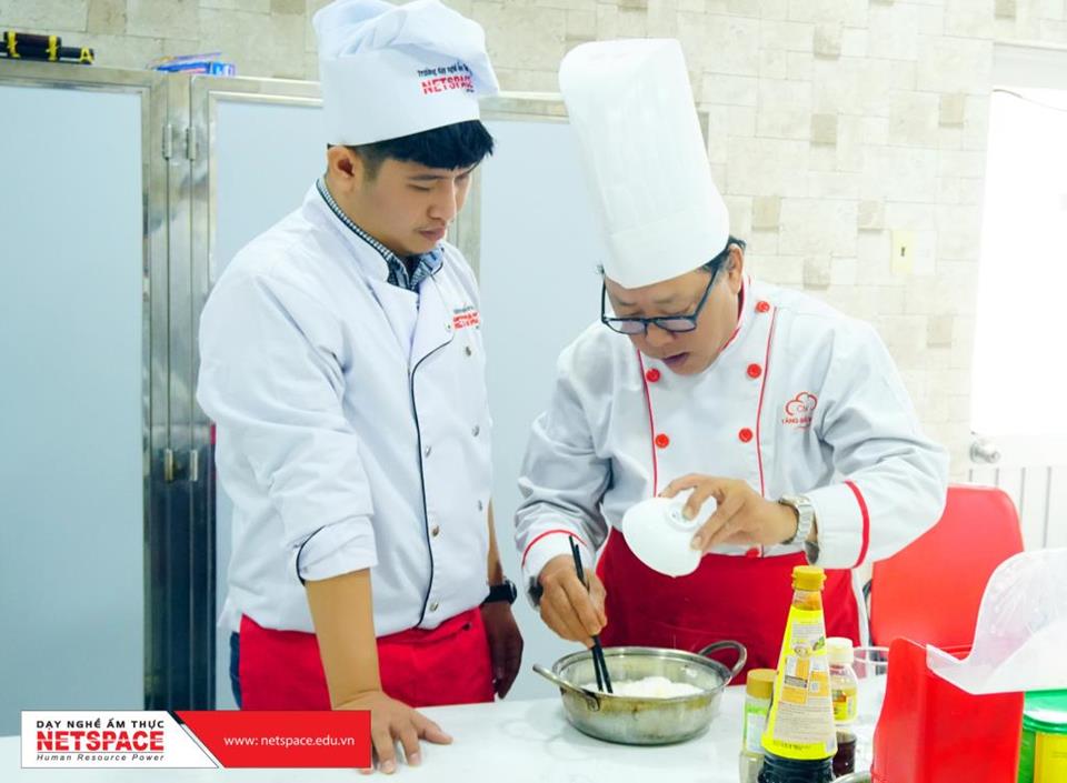 Anh Nhật Anh học Dimsum để bổ sung vào quán trà sữa ở Tiền Giang
