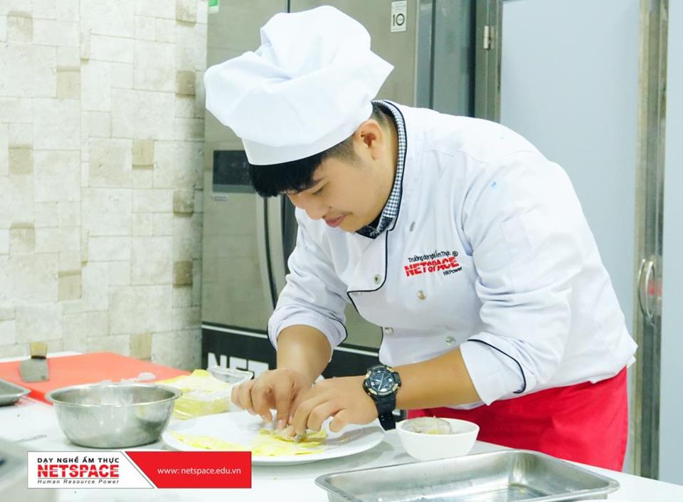 Anh Nhật Anh học Dimsum để bổ sung vào quán trà sữa ở Tiền Giang