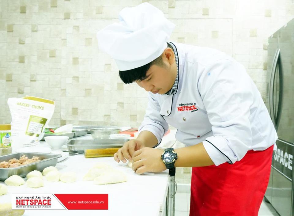 Anh Nhật Anh học Dimsum để bổ sung vào quán trà sữa ở Tiền Giang