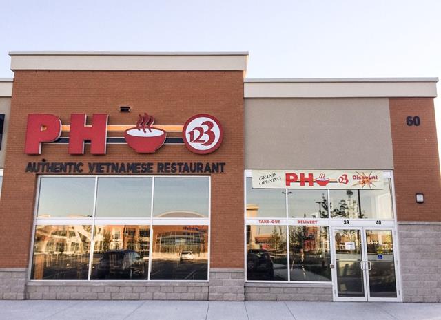 Khai trương Nhà hàng Phở Việt lớn nhất Canada
