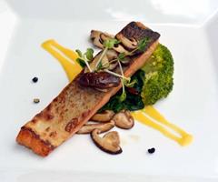 Nhà hàng The Mach House tuyển dụng: