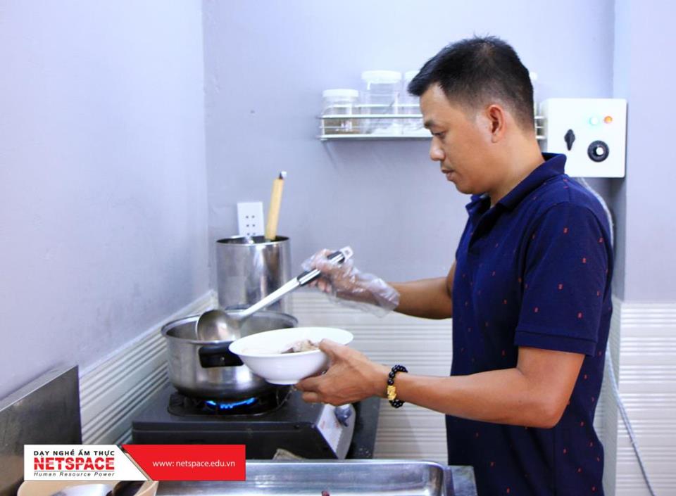 Thấm đẫm hương vị với quán Bánh canh giò heo tại Gò Vấp
