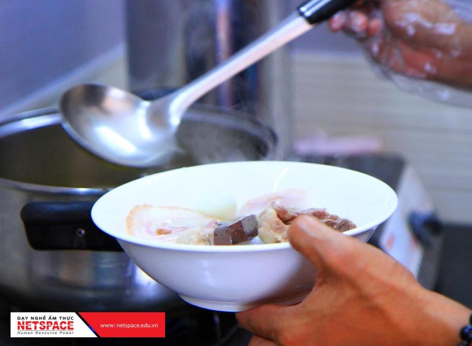 Thấm đẫm hương vị với quán Bánh canh giò heo tại Gò Vấp