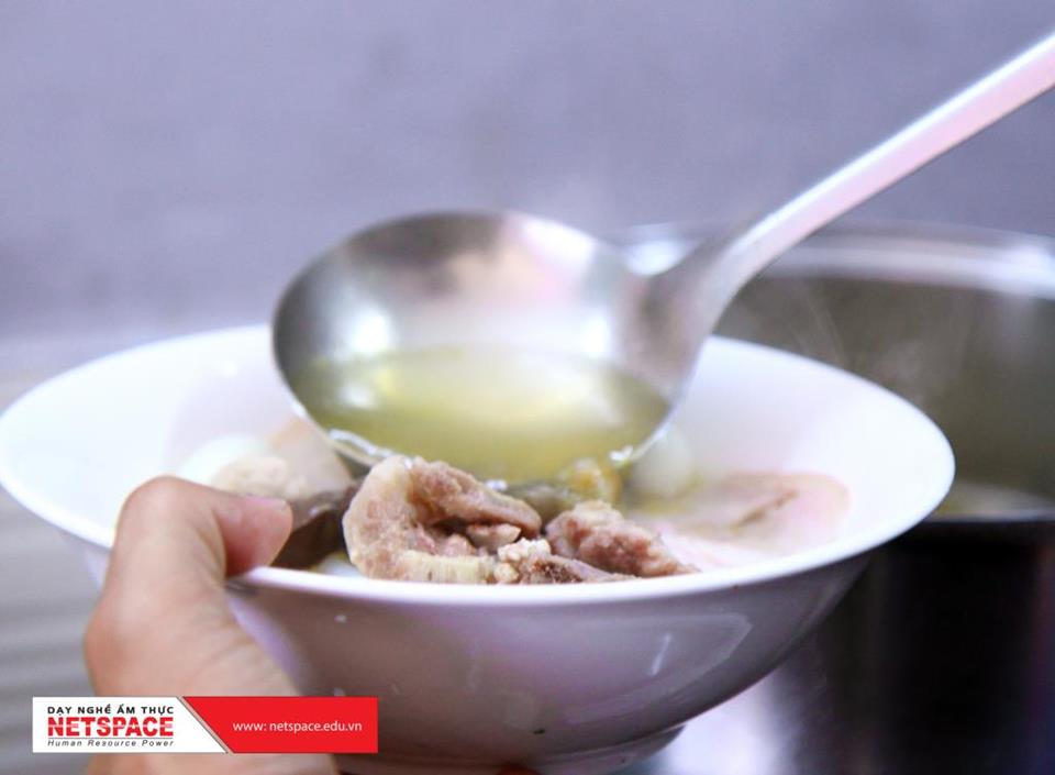 Thấm đẫm hương vị với quán Bánh canh giò heo tại Gò Vấp